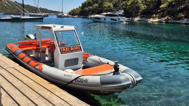 Split airport boat transfer service
